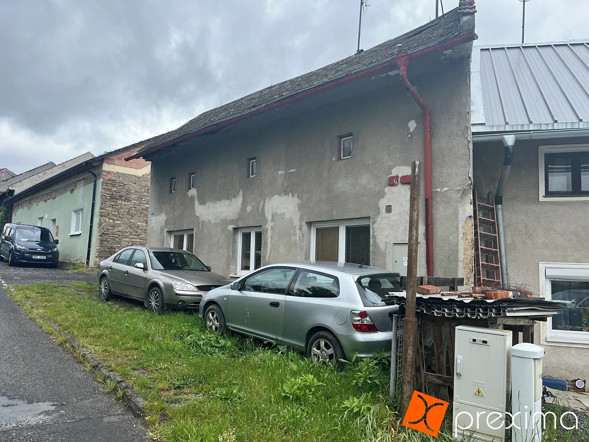 Prodej podílu 1/2 rodinného domu 82 m², pozemek 234 m²